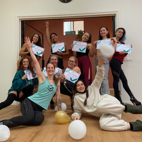 Heels pole instructor training deelnemers met certificaat